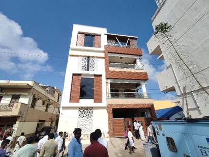 Attur Ilangovan Bank Locker was opened and inspected as per the order of the court. ஈபிஎஸின் நண்பர் இளங்கோவனின் வங்கி லாக்கர் திறப்பு - பல லட்சம் மதிப்புள்ள ஆவணங்கள் சிக்கியதாக தகவல்