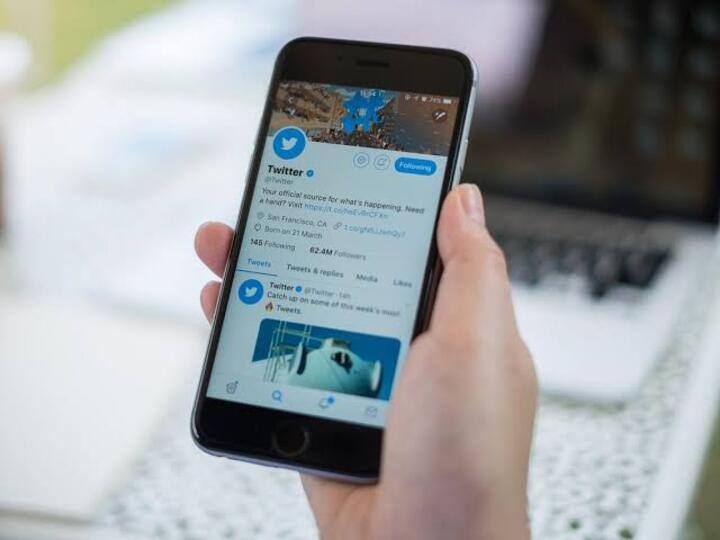 Twitter Likely to Roll Out ‘Reactions’ Feature Soon For iOS Users | Deets Inside Twitter Update: ட்வீட்டுகளுக்கு ரியாக்ட் செய்யலாம்... எப்படித் தெரியுமா? இதை செக் பண்ணுங்க..