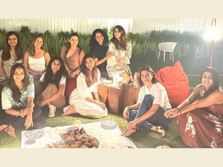 आपको बता दें कि सुनील शेट्टी (Sunil Shetty) की बेटी आथिया इन दिनों टीम इंडिया के स्टार क्रिकेटर केएल राहुल (K.L. Rahul) को डेट कर रही हैं.