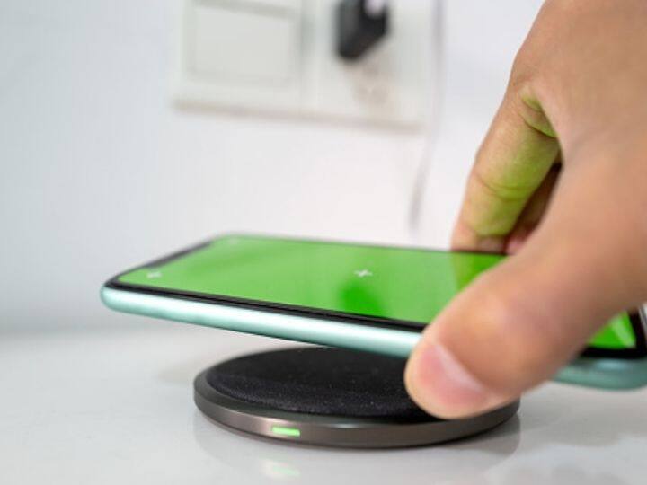 Apple May Soon Release Wireless Charging Appliances For Its Devices: Report Apple May Soon Release Wireless Charging Appliances For Its Devices: Report