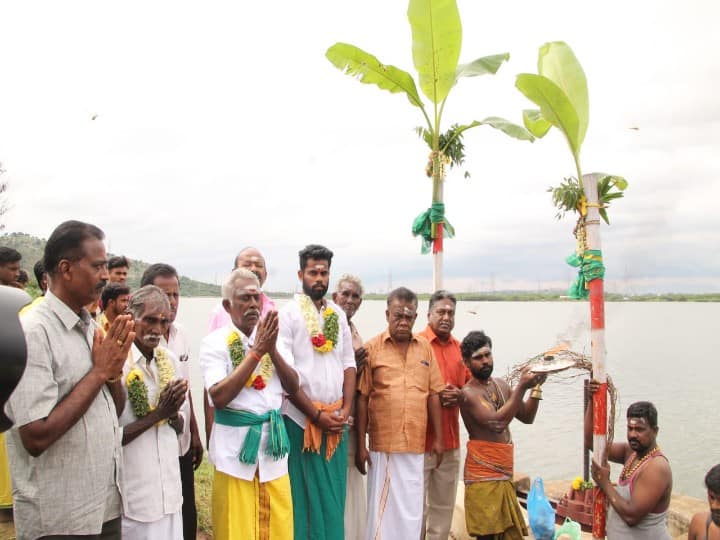 Madakkulam Kanmai filled after 50 years - Madurai residents who traditionally celebrated the festival 50 ஆண்டுகளுக்கு பின் நிரம்பிய மாடக்குளம் கண்மாய் - பாரம்பரிய முறையில் விழா எடுத்த மதுரை வாசிகள்