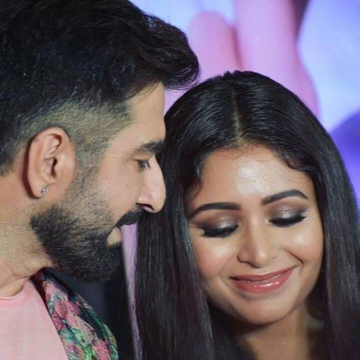 নিজের ইনস্টাগ্রাম প্রোফাইলে ছবি পোস্ট করেছেন ঋতাভরী