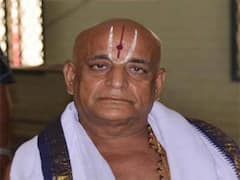 Tirupati: డాలర్ శేషాద్రి మరణంపై ఉపరాష్ట్రపతి సంతాపం... శేషాద్రి అంతిమయాత్రలో పాడె మోసిన ఎమ్మెల్యేలు చెవిరెడ్డి, భూమన