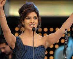 When famous director ashutosh started insulting priyanka chopra for her filmfare award Untold Story: वो फिल्मफेयर अवॉर्ड जब Priyanka Chopra को सबके सामने इस डायरेक्टर ने मारा था ताना, Aishwarya Rai से की थी तुलना