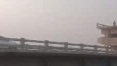 Shahjahanpur: कोलाघाट पुल का हिस्सा टूटा, शाहजहांपुर से बदायूं को जोड़ता है ये पुल