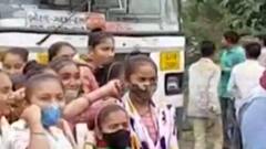 બોટાદ: પાટણા ગામ પાસે વિદ્યાર્થિનીઓએ ચક્કાજામ કર્યો, જુઓ ગુજરાતી ન્યુઝ