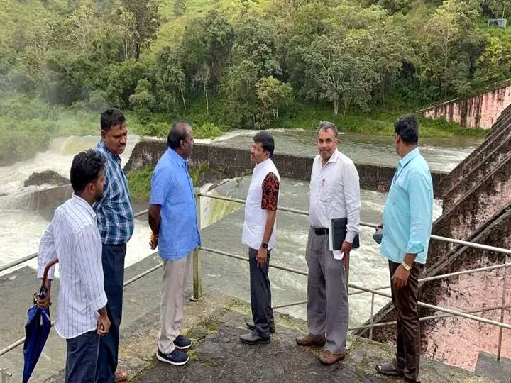 Mullaperiyaru Dam reaches 142 feet water level - Public Works Department officials inspect 142 அடி நீர்மட்டத்தை எட்டிய முல்லை பெரியாறு அணை - பொதுப்பணித்துறை அதிகாரிகள் ஆய்வு