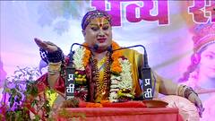 जबलपुर में किन्नर के मुंह से भागवत कथा सुनकर झूमे श्रोता, जानिए फिल्मी कलाकार से कथावाचक बनने की दिलचस्प कहानी