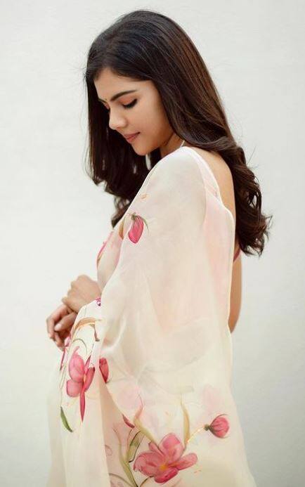 அழகூரில் பூத்தவளே என்னை அடியோடு சாய்த்தவளே?