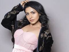 Nandini Rai Photos: పింక్ డ్రెస్సులో బిగ్ బాస్ బ్యూటీ అందాల పెరఫామెన్స్...