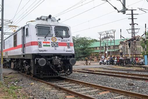 ভারতীয় রেলে ভ্রমণের পরিকল্পনা করছেন? কিন্তু টিকিট বুক করতে পারছেন না?