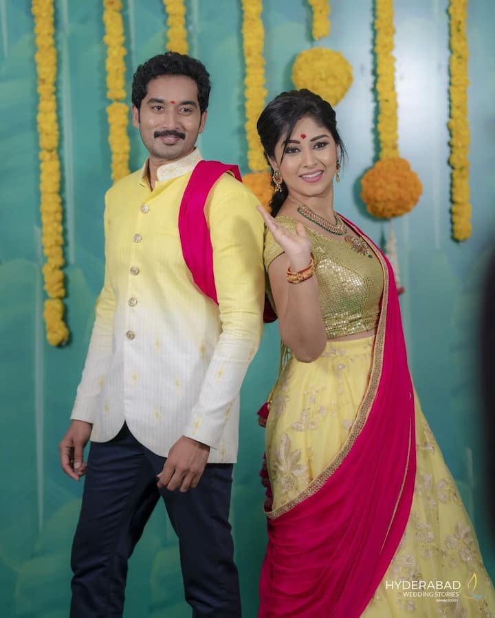 కార్తీక దీపంలో సీరియల్ లో డాక్టర్ బాబుగా పాపులర్ అయ్యాడు నిరుపమ్ పరిటాల. (Image credit: Manjula Paritala/Instagram)