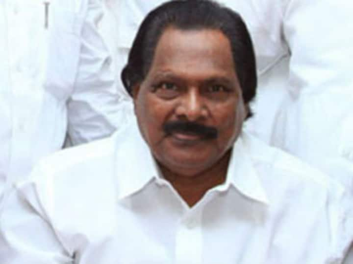 ADMK New Presidium Chairman Tamil Magan Hussain appointed as interim aiadmk president- announced in AIADMK Executive Committee Meeting AIADMK Presidium Chairman: அதிமுகவின் அவைத் தலைவராக தமிழ் மகன் உசேன் நியமனம்: செயற்குழுவில் முடிவு!