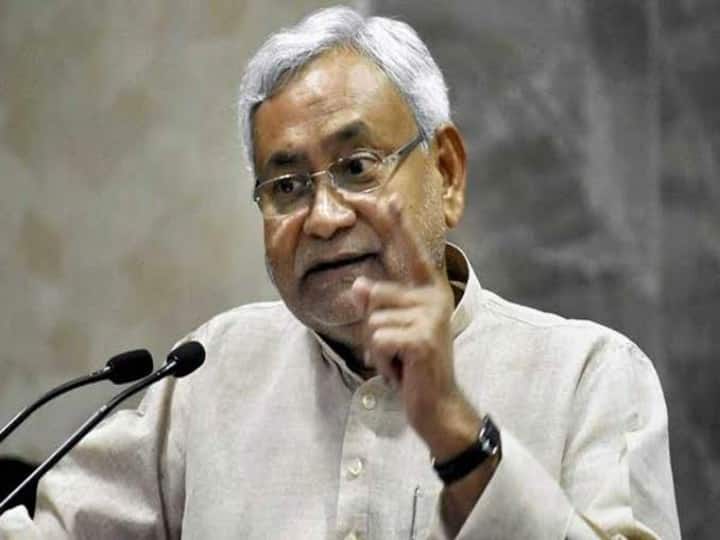 Seeing his minister Jayant Raj surrounded, Nitish Kumar came to the rescue, reprimanded the BJP MLA, asked this ann अपने मंत्री को घिरता देख बचाव में उतरे नीतीश कुमार, BJP विधायक को लगाई फटकार, पूछा- खुद क्या किया था?