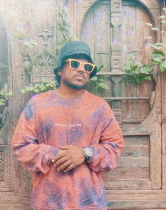 நினைவினில் சேர்ந்திருப்போம் தனிமையினை துரத்திவிட்டு