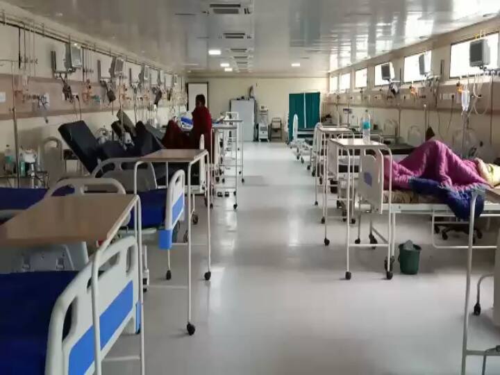 Delhi hospital covid bed started being occupied as corona cases rising fastly in capital Delhi Corona: दिल्ली के अस्पतालों में कोरोना मरीजों के तैयार बेड भरने शुरू, चौंकाने वाले हैं पिछले 15 दिनों के आंकड़े