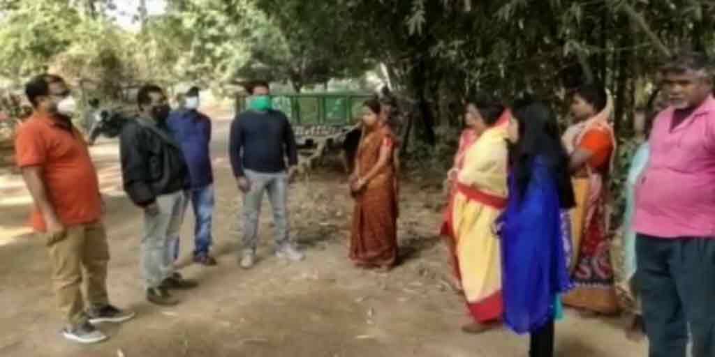 Malda Teachers appear at the students' door to return to school Malda News: স্কুলছুটদের শিক্ষাঙ্গনে ফেরাতে পড়ুয়াদের 'দুয়ারে' হাজির শিক্ষকরা