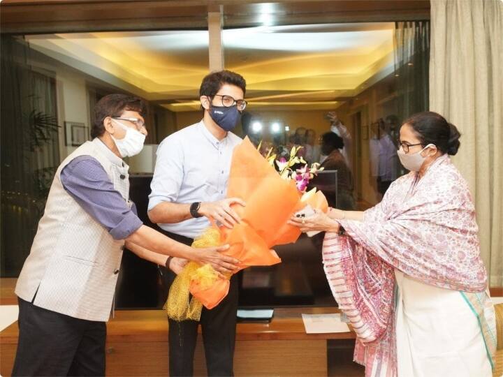 Mamata Banerjee visit Mumbai, Sanjay Raut says Opposition parties cannot be imagined without Congress ANN Mamata Mumbai Visit: ममता के मुंबई दौरे पर सियासी घमासान, अब संजय राउत बोले- देश में न NDA एक्टिव है न UPA एक्टिव