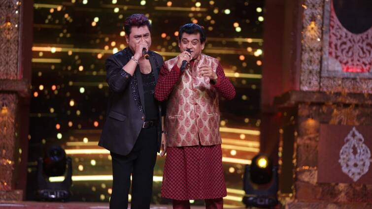 Amit Kumar and Kumar Shanu shares stage on super singer kishor kumar special episode কিশোরদাকে আজও অনুসরণ করি, অমিতজি কী করে আমার শত্রু হবেন: কুমার শানু