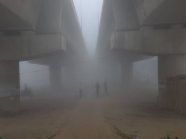 মঙ্গলবার কলকাতায় সর্বনিম্ন তাপমাত্রা ছিল ১৮ দশমিক ৩ ডিগ্রি সেলসিয়াস। গতকালের তুলনায় ১ ডিগ্রি সেলসিয়াস বেশি। উত্তুরে হাওয়া বাধার মুখে পড়ায়, তাপমাত্রার এই ঊর্ধ্বগতি।