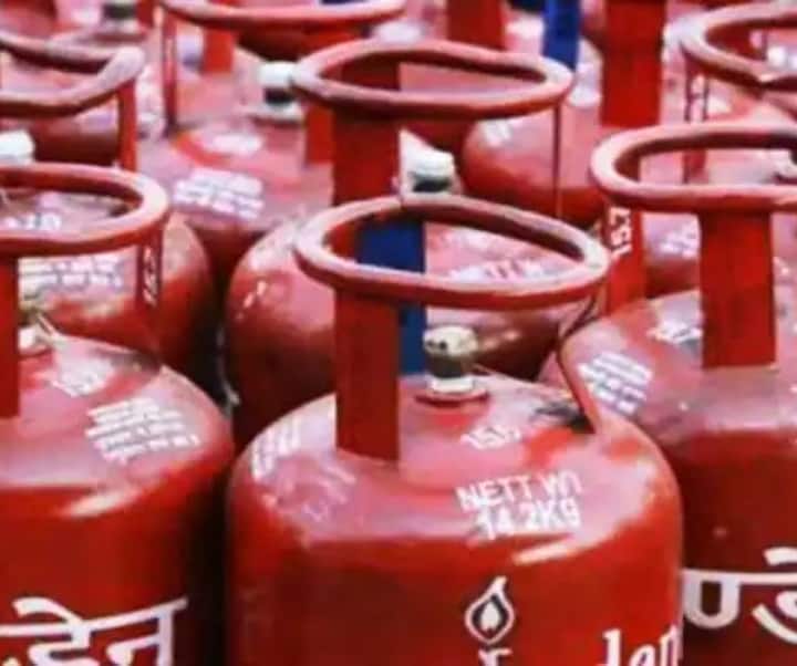 Delhi, Mumbai, Bhopal, Patna, Lucknow, Noida, Jaipur, Jalandhar, Punjab LPG gas cylinder price today Gas Cylinder Price: दिल्ली, मुंबई, भोपाल सहित तमाम बड़े शहरों में आज क्या है LPG गैस सिलेंडर के दाम,  जानिए यहां
