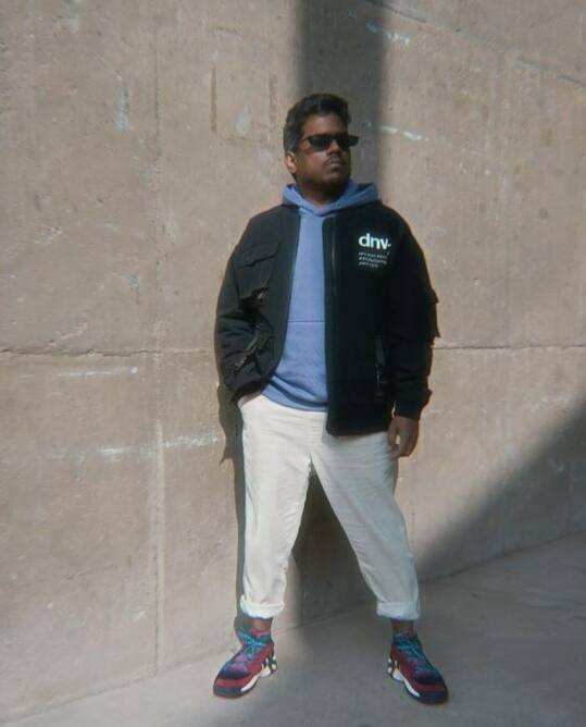 உலகமெல்லாம் உனதல்லவா, உன் இதயம் மட்டும், எனதல்லவா