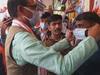 MP COVID-19 Guidelines: सीएम शिवराज ने सीहोर में लोगों को मास्क लगाकर कोरोना के प्रति किया जागरुक