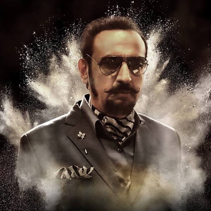 इसके बाद उनकी कानों में कुछ आवाजें आईं, जो उनके बारे में ही बात कर रहे थे. इस पर गुलशन को गुस्सा आया और उन्होंने चिल्लाते हुए कहा कि