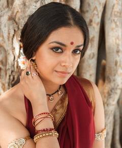 Keerthi Suresh: 'మరక్కార్'లో 'మహానటి' లుక్.. ఫొటోలపై ఓ లుక్కేయండి..