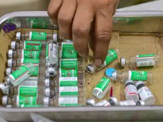 Serum Institute seeks DCGI approval for COVID-19 Covishield Vaccine booster Dose report Omicron Variant: સીરમ ઇન્સ્ટિટ્યૂટ ઓફ ઇન્ડિયાએ બૂસ્ટર ડોઝ માટે DCGI પાસે માંગી મંજૂરી