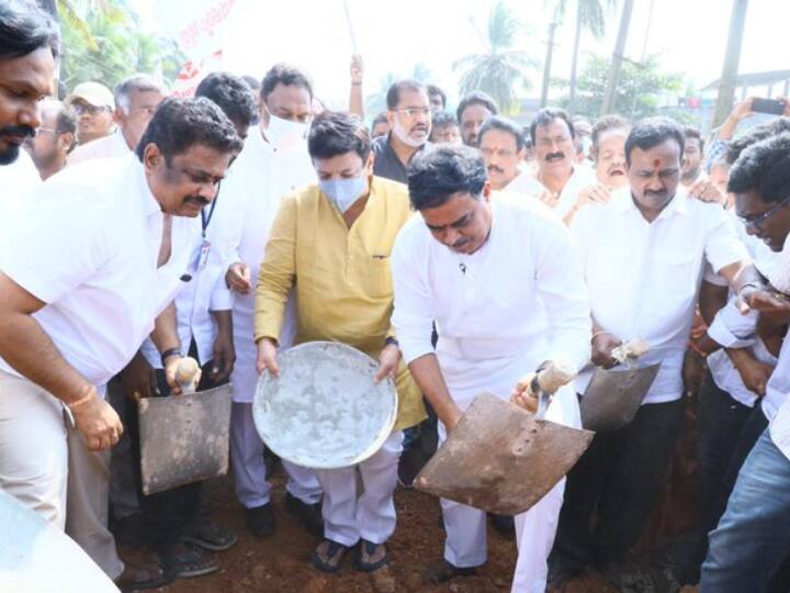 janasena leader nadendla manohar on ap roads Nadendla Manohar: ఏపీలో రోడ్ల పరిస్థితి చూసి ప్రభుత్వం సిగ్గుపడాలి