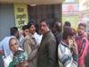 MP News: मध्यप्रदेश में खाद के लिए जमकर हो रही मारामारी, घंटों लाइन में लगने के बाद भी किसानों को नहीं मिल रही खाद