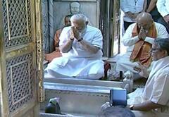 காசி கோயிலில் தரிசனம் செய்யும் பிரதமர் மோடி.. தமிழ்நாட்டில் பொது இடங்களில் நேரடியாக ஒளிபரப்ப பாஜக திட்டம்!