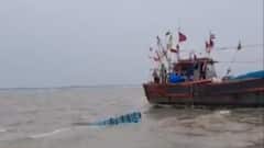 દીવઃ વરસાદી માહોલ વચ્ચે ભારે પવનથી લાંગરેલી બોટ ફંગોળાઈ, જુઓ ગુજરાતી ન્યૂઝ