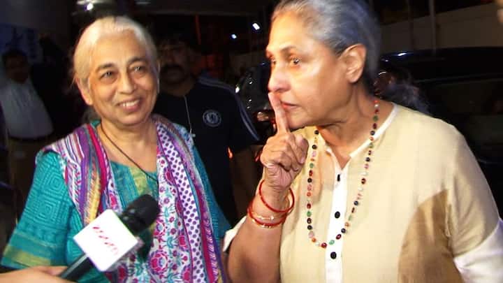 जया बच्चन कई बार मीडिया वालों पर भड़क चुकी हैं. जया बच्चन के इस तरह के व्यवहार की काफी आलोचना भी होती है.