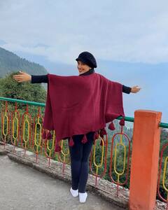 Sai Lokur: सईची कुटुंबासोबत लॉन्ग ट्रिप, पाहा फोटो