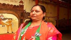 KMC Election 2021: জোরদার প্রচার কলকাতা পুরসভার ২৪ নম্বর ওয়ার্ডের বিজেপি প্রার্থী কামিনীর। Bangla News