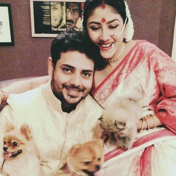 টলিউডের এই তারকা জুটি একরকম স্পষ্টতই জানিয়ে দিলেন, সম্পর্ক সুখকর নেই তাঁদের মধ্যে। ইতিমধ্যেই আলাদা থাকছেন তাঁরা।