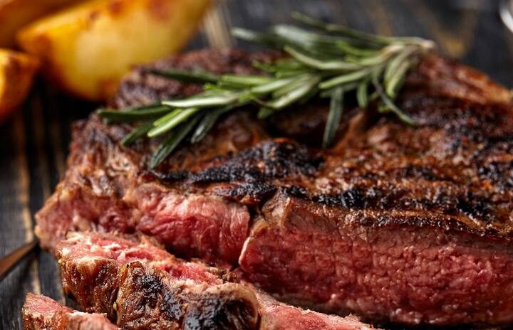 ਰਕਸਟਨ ਨੇ ਆਪਣੀ ਖੋਜ ਵਿੱਚ ਕਿਹਾ ਕਿ ਬਾਲਗਾਂ ਨੂੰ ਹਫ਼ਤੇ ਵਿੱਚ 500 ਗ੍ਰਾਮ ਰੈਡ ਮੀਟ ਖਾਣ ਦੀ ਸਲਾਹ ਦਿੱਤੀ ਜਾਂਦੀ ਹੈ। ਇਸ ਤਰ੍ਹਾਂ, ਹਫ਼ਤੇ ਵਿੱਚ ਚਾਰ ਜਾਂ ਪੰਜ ਵਾਰ ਵੱਖੋ -ਵੱਖਰੇ ਜਾਨਵਰਾਂ ਦੇ ਮਾਸ ਵਾਲਾ ਭੋਜਨ ਖਾਣਾ ਚਾਹੀਦਾ ਹੈ।