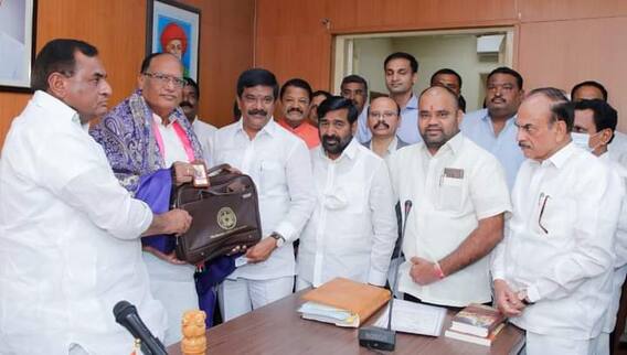 In Pics: నూతన ఎమ్మెల్సీల ప్రమాణ స్వీకారం