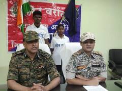 दंतेवाड़ा में नक्सलियों को बड़ा झटका, इनामी दंपति ने किया सरेंडर, 70 से ज्यादा सुरक्षाबलों की हत्या का है आरोप