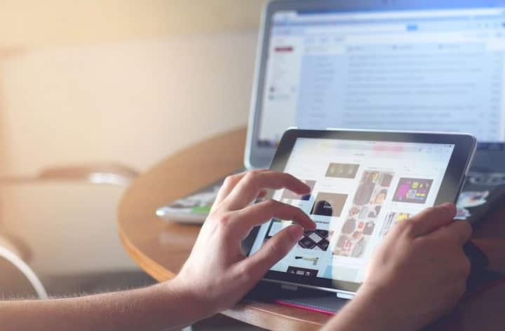 বিজ্ঞান সাবালক হওয়ার সঙ্গে সঙ্গেই পাল্লা দিয়ে বেড়েছে কম্পিউটারের প্রয়োজনীয়তা। আজ স্কুল-কলেজ থেকে অফিসের যাবতীয় কাজই এই যন্ত্র ছাড়া কার্যত অসম্পূর্ণ।