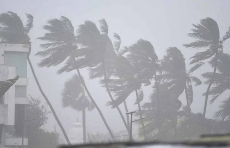 Cyclone Jawad: IMD issues red alert for heavy rainfall in some Odisha districts . ભારત પર વાવાઝોડાનો ખતરો, આંધ્રપ્રદેશ અને ઓડિશા સાથે ટકરાઇ શકે છે Cyclone Jawad