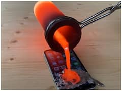 Viral Video: क्या हुआ जब इस शख्स ने iPhone 12 पर डाल दिया खौलता हुआ लावा, वीडियो में देखिए क्या हुआ फोन का हाल