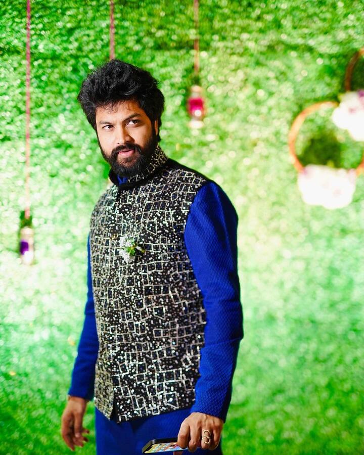 అభిమానుల కోసం ఫోటోలను ఎప్పటికప్పుడు ఇన్ స్టాలో పోస్టు చేస్తుంటాడు. (Image credit: Syed Sohel Ryan/Instagram)