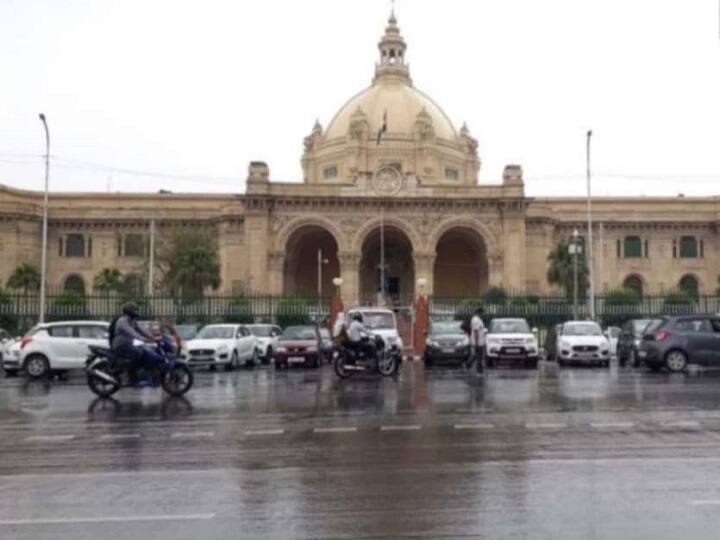 UP Weather and Pollution Today:  UP top cities lucknow, varanasi, prayagraj, gorakhpur, kanpur, ayodhya, meerut, agra 1 december UP Weather and Pollution Today: यूपी में कई जिलों में आज गरज के साथ होगी बारिश, जहरीली हवा से मिलेगा राहत