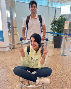 Sai Lokur: सईची कुटुंबासोबत लॉन्ग ट्रिप, पाहा फोटो