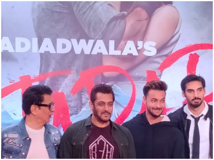 Tadap Movie Premiere: Tara Sutaria और Ahan Shetty की 'Tadap' के प्रीमियर पर Salman Khan संग पहुंचीं बॉलीवुड और क्रिकेट जगत की बड़ी हस्तियां