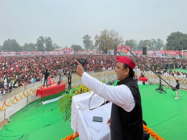 UP Election 2022: Akhilesh Yadav in Lalitpur- if government is formed, farmers will not line up for fertilizer UP Election 2022: ललितपुर में अखिलेश यादव बोले- सरकार बनी तो खाद के लिए किसानों को लाइन में नहीं लगने देंगे