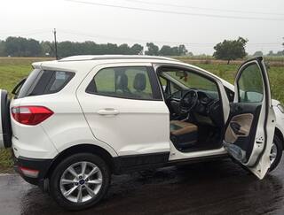 Surat : વેપારીની હત્યા કરાયેલી લાશ મળી આવતા ખળભળાટ, નજીકથી મળી આવી કાર